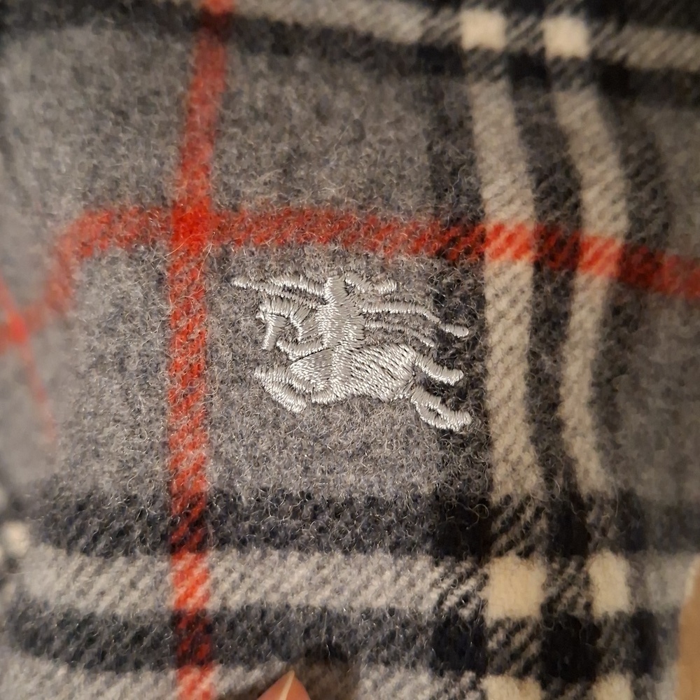 Burberry Men's Gray, Red and White Classic 100% Lambswool Scarf - Picture 2 of 5
